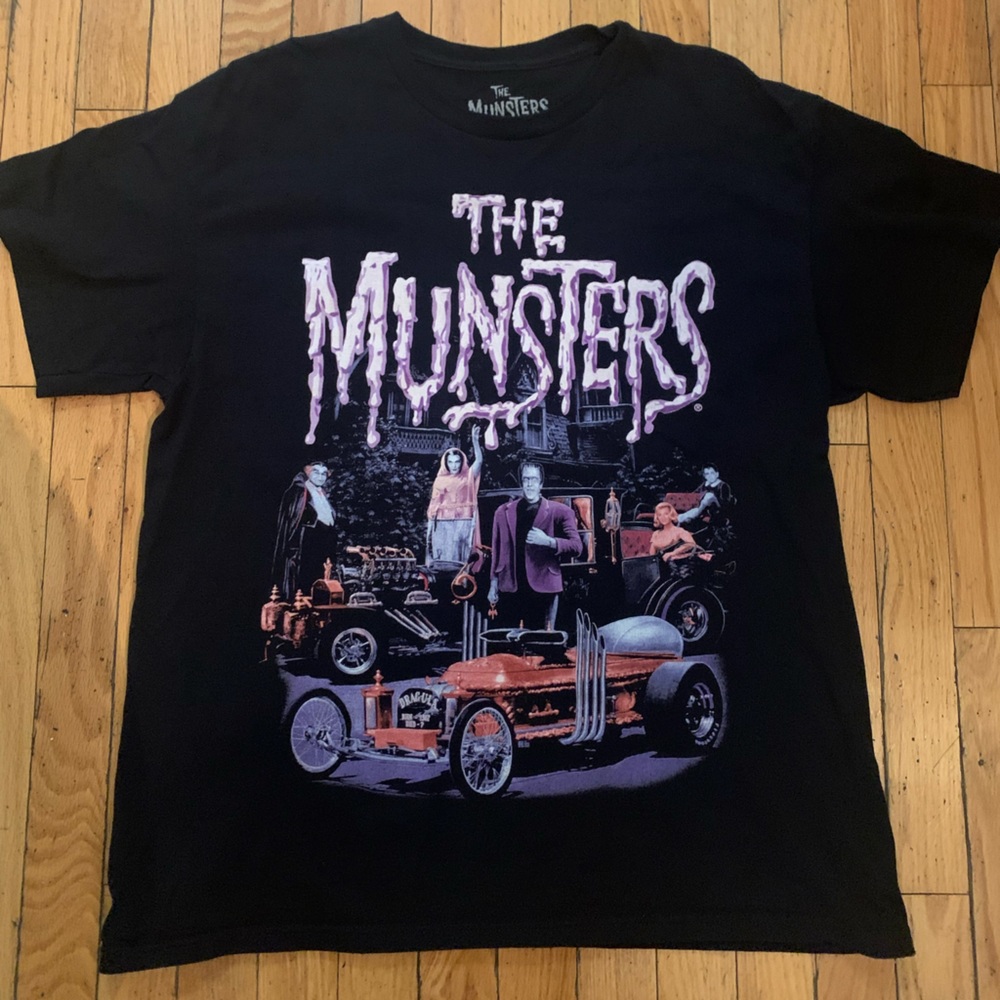 The Munsters Family Car T-Shirt. Large.